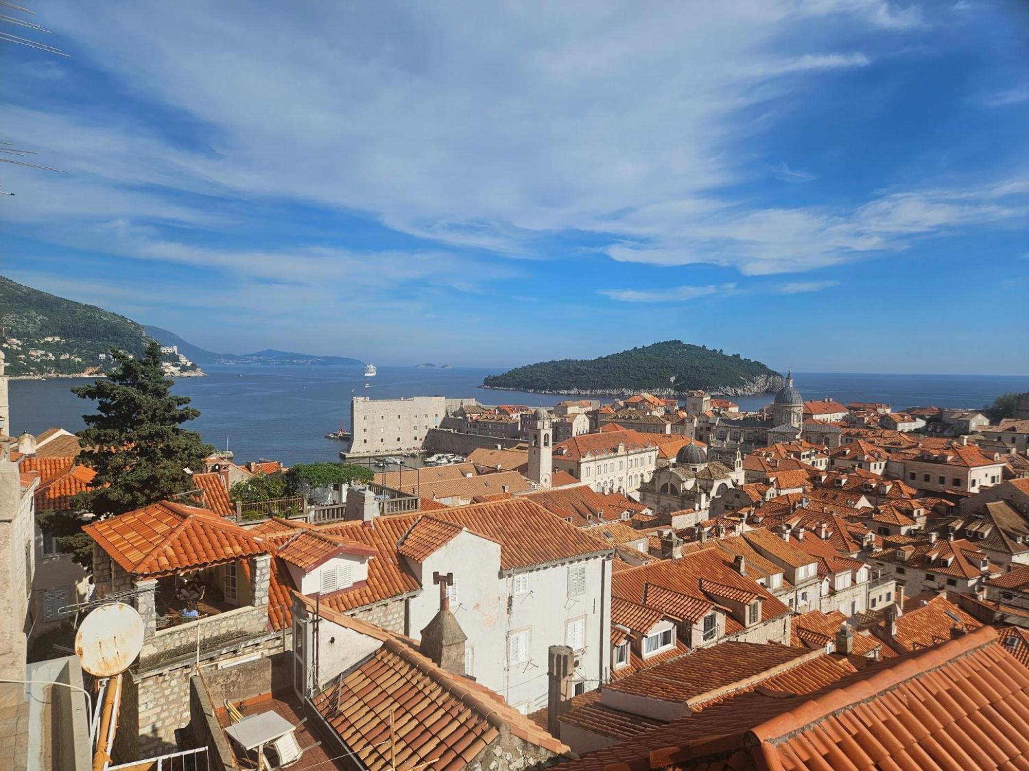 Location Old Town Lucic Apartment